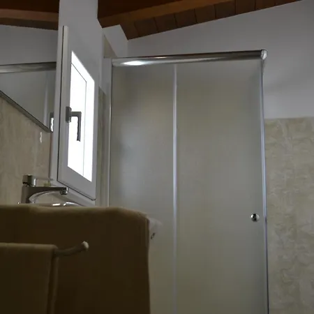 Attica Nocleg ze śniadaniem 3*
